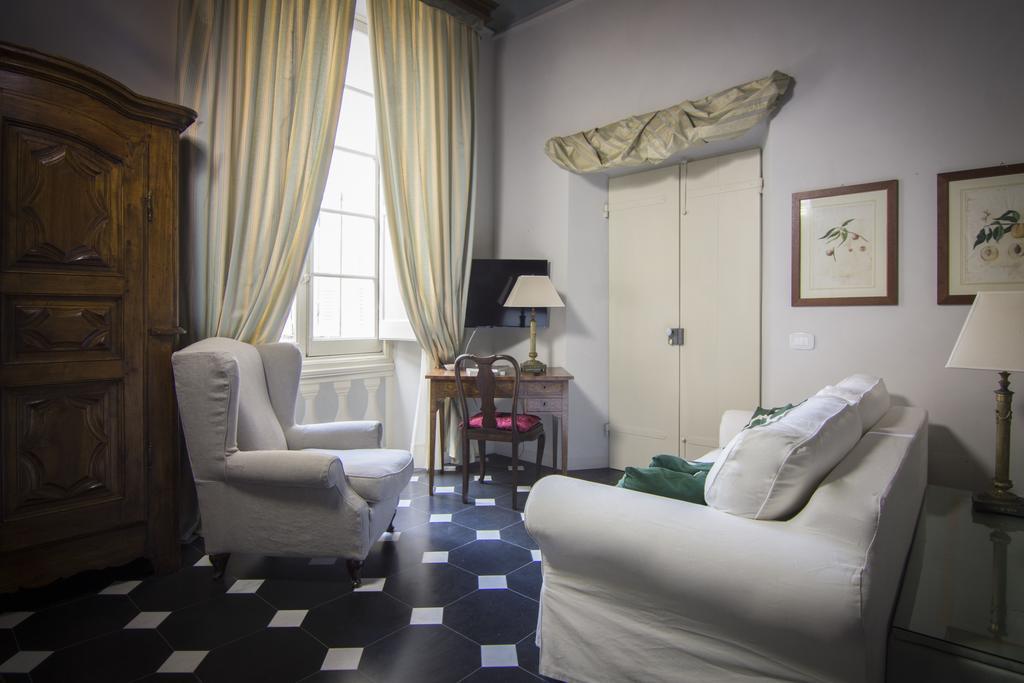 Palazzo Lengueglia B&B Albenga Exterior photo